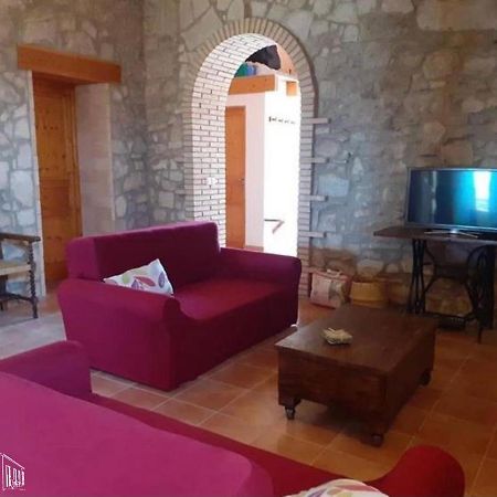 Casa Rural Mas De Les Aligues เมกิเนนซา ภายนอก รูปภาพ